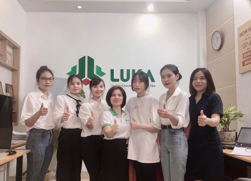 Sinh viên kế toán trường Cao đẳng Thương mại và Du lịch Hà Nội đi thực tế tại Công ty TNHH dịch vụ kế toán và đại lý thuế LUKA